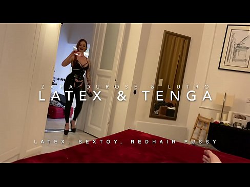 ❤️ Jaruma mai jajayen kaya sanye da rigar latex mai cin duri bidiyon tsutsa ❌️❤